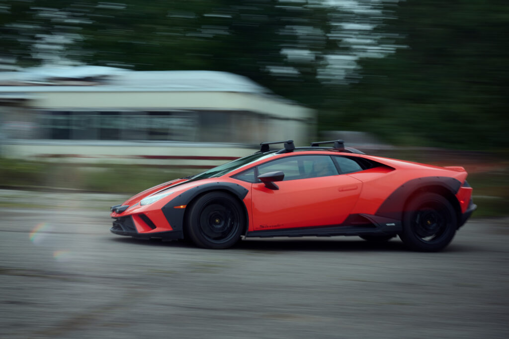 lamborghini huracan sterrato by Logan Zillmer